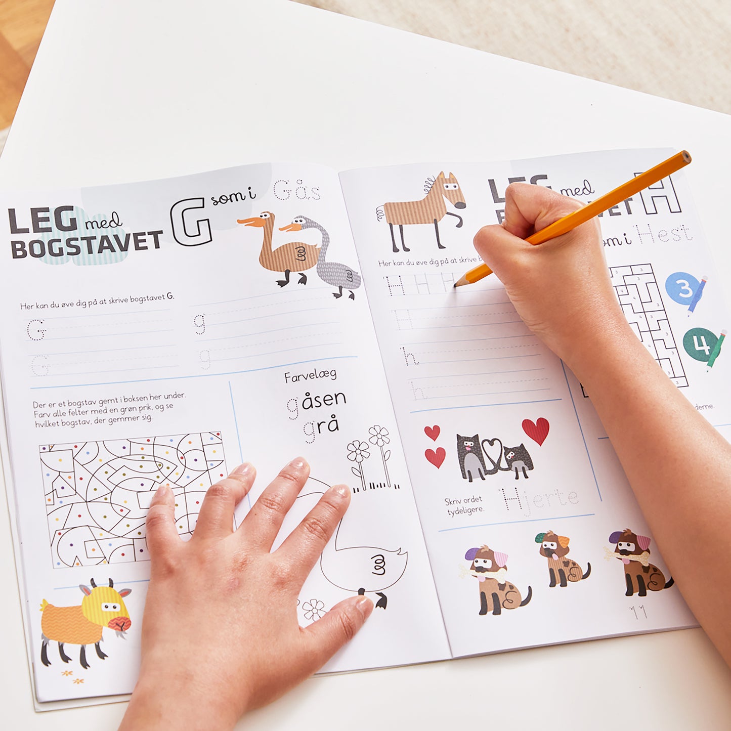 Aktivitetsbog Lær Bogstaver med Wacky Wonders Bondegårdsdyr - FSC