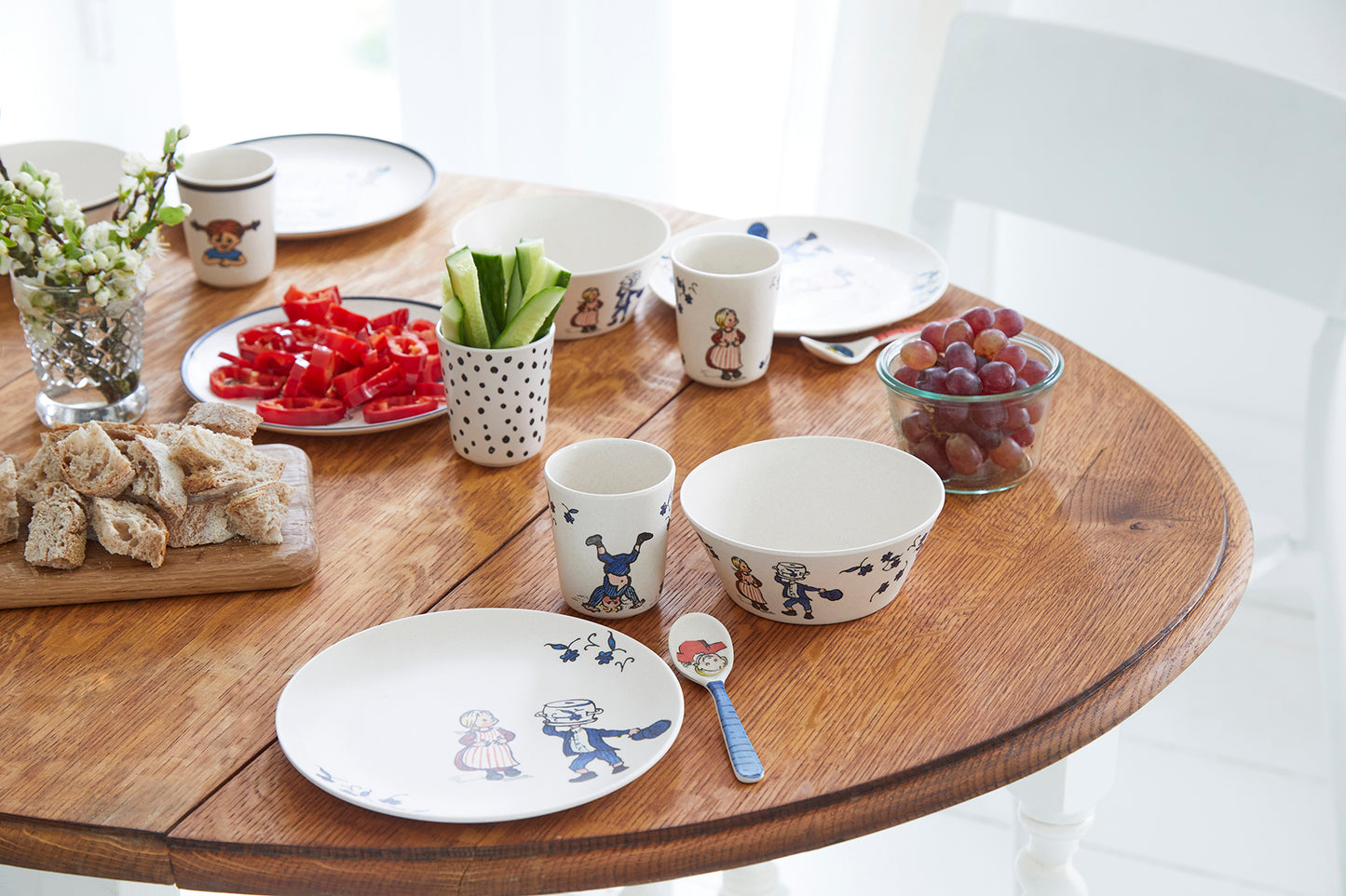 mealtime set emil with plate bowl tumbler and 2 spoons