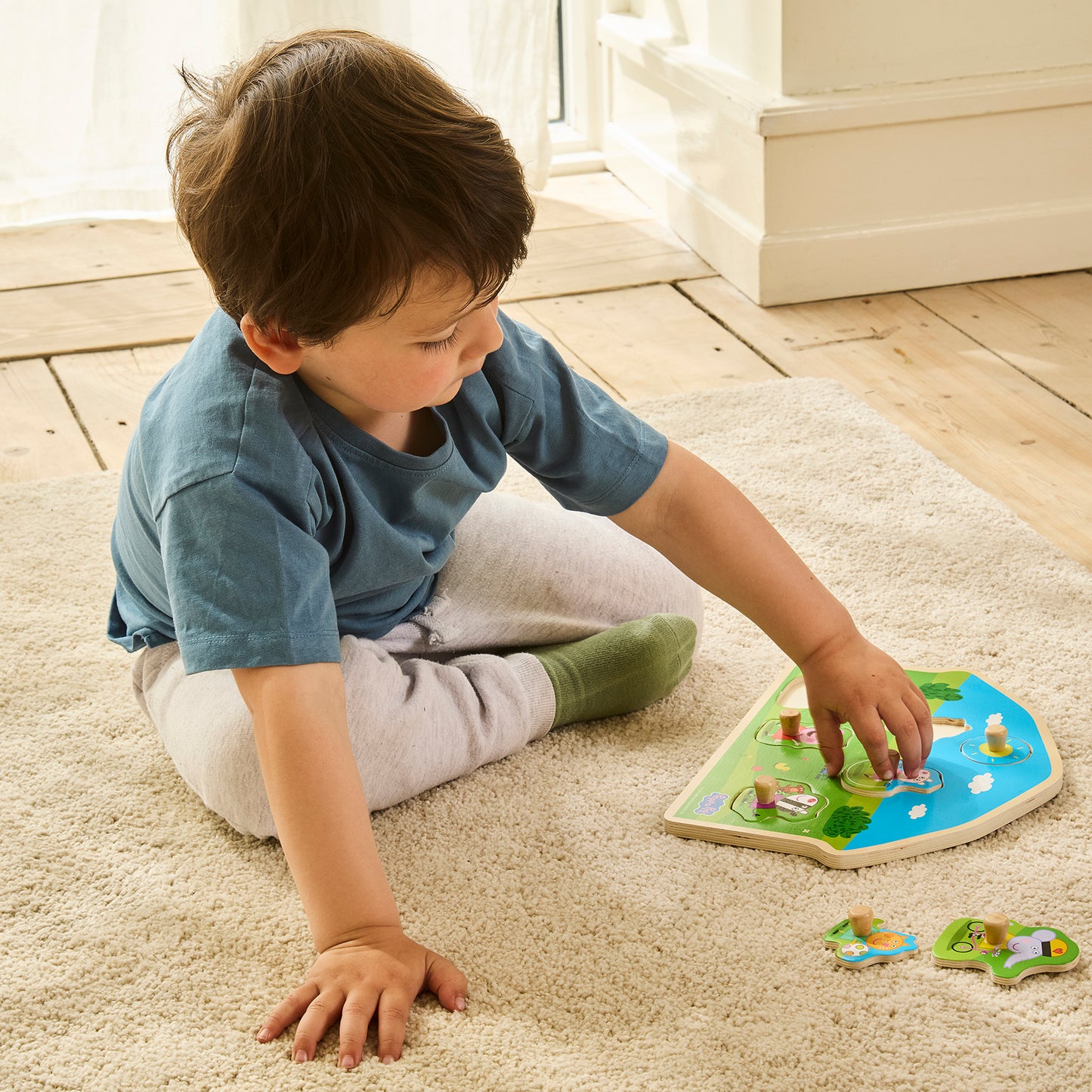 Peppa Pig - Wooden Peg Puzzle - Play Peppa Pig