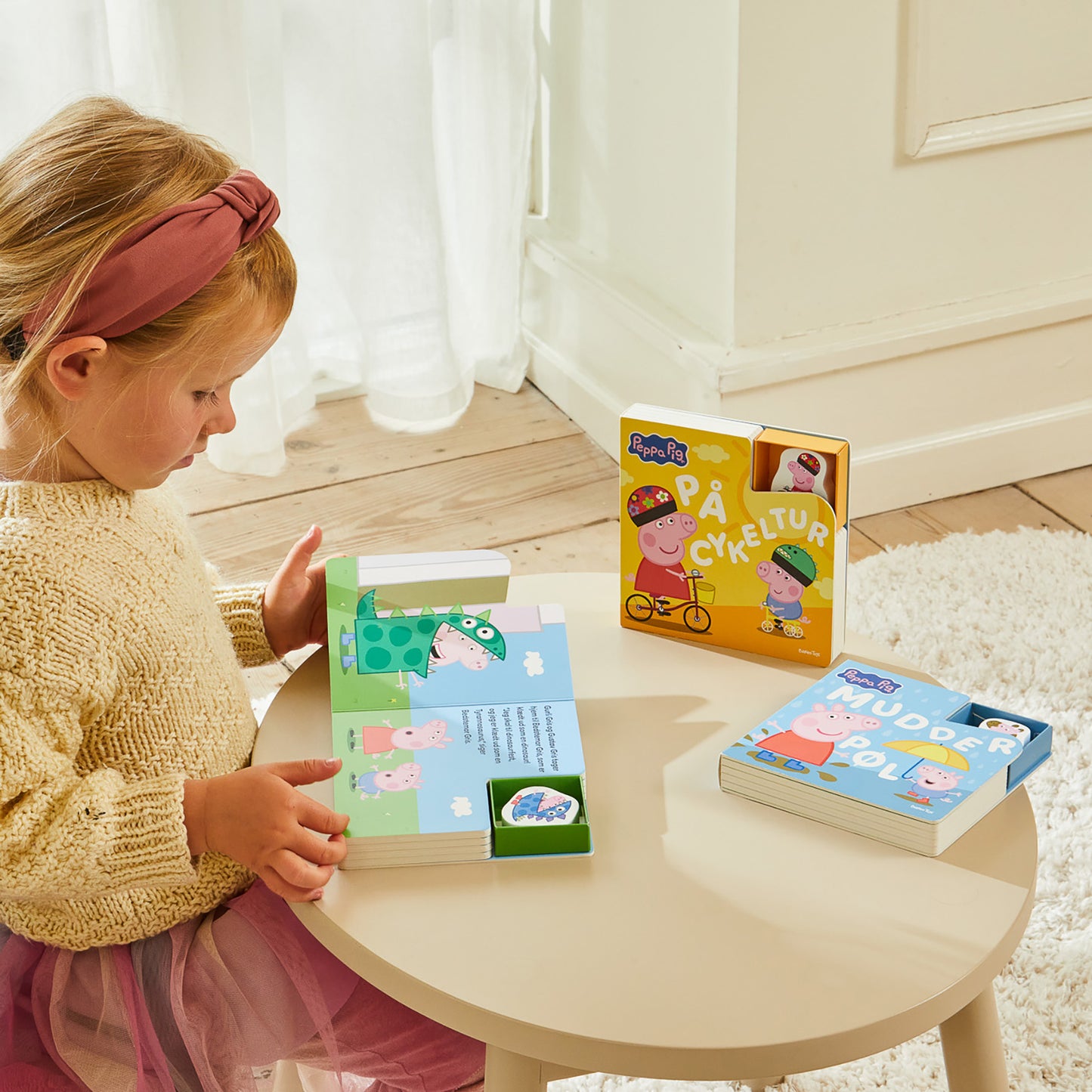 Gurli Gris - Bog med træfigurer - Mudderpøl