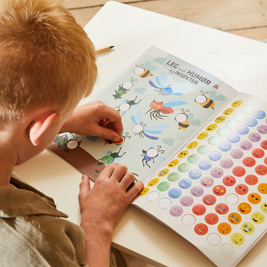 Wacky Wonders - Activity Book - Fun with stickers