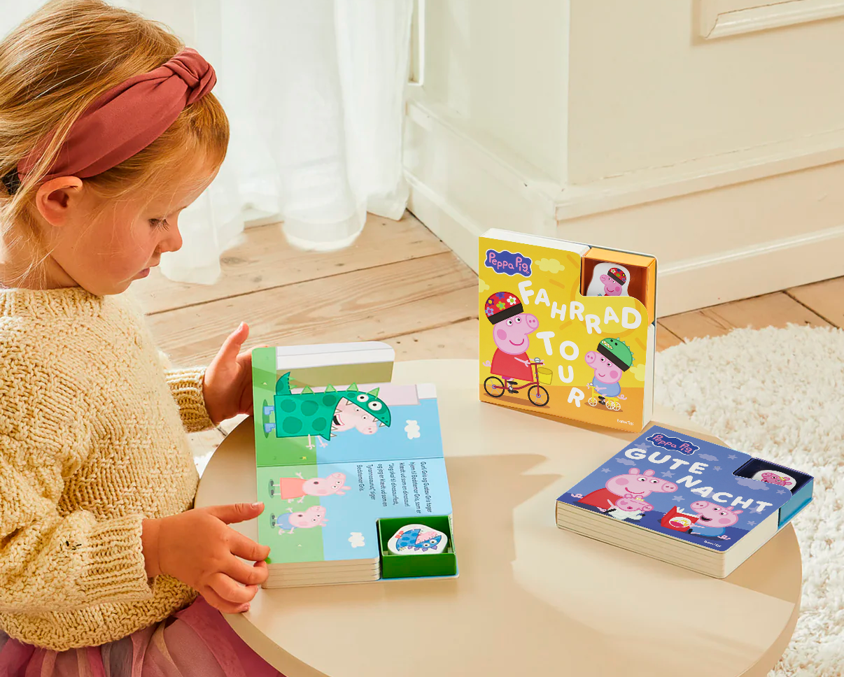 Peppa Pig - Book w Wooden Figure - Bike Ride - DE